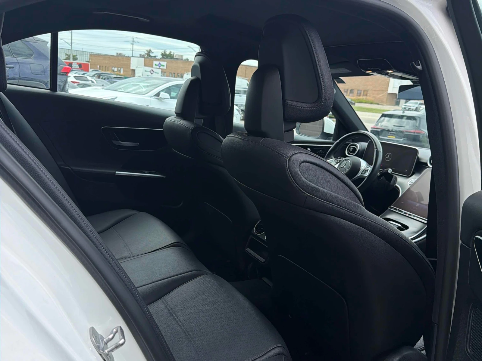 Mercedes-Benz C 300 * АВТОКРЕДИТ БЕЗ ПЪРВОНАЧАЛНА ВНОСКА* , снимка 16 - Автомобили и джипове - 56149037