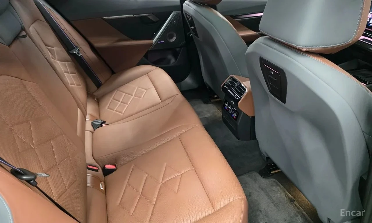 BMW 550 * 550e xDrive M Sport Pro * , снимка 10 - Автомобили и джипове - 56748484