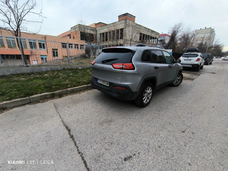 Jeep Cherokee Sport X, снимка 2 - Автомобили и джипове - 49202602