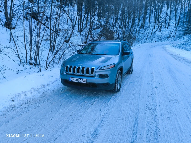 Jeep Cherokee Sport X, снимка 1 - Автомобили и джипове - 49202602