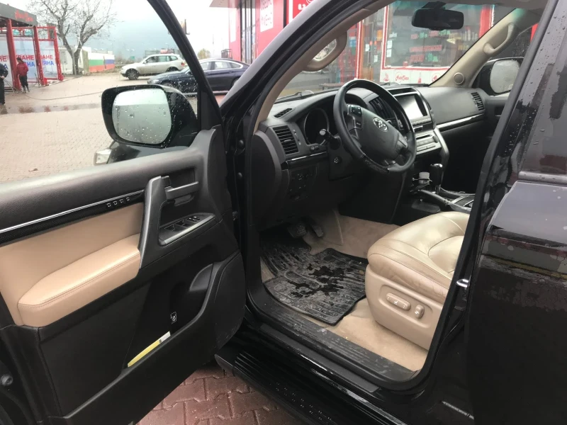 Toyota Land cruiser 200, снимка 5 - Автомобили и джипове - 49571780