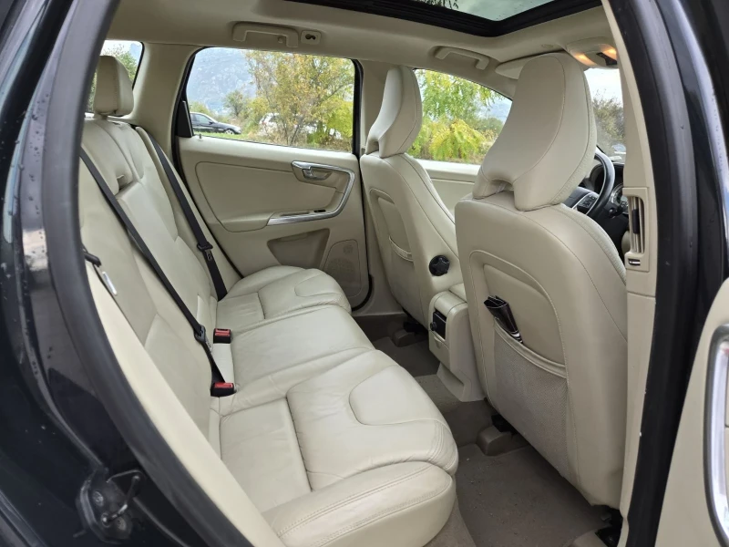 Volvo XC60 2.0 D3 Високо ниво на оборудване, снимка 12 - Автомобили и джипове - 52269226