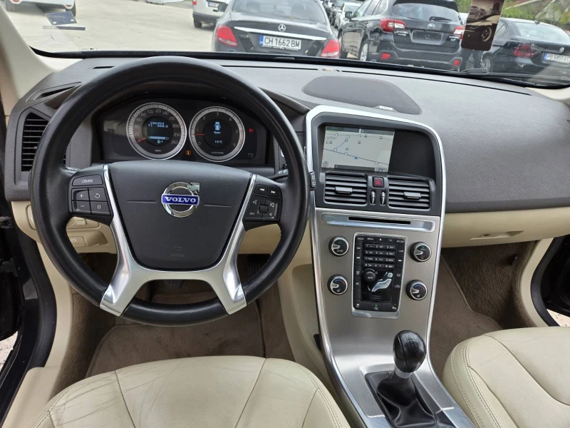 Volvo XC60 2.0 D3 Високо ниво на оборудване, снимка 15 - Автомобили и джипове - 52269226