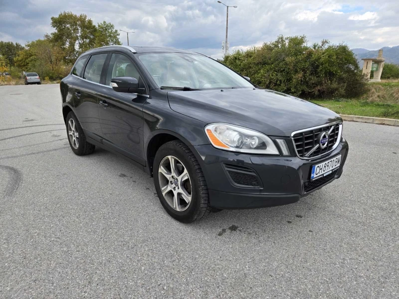 Volvo XC60 2.0 D3 Високо ниво на оборудване, снимка 2 - Автомобили и джипове - 52269226