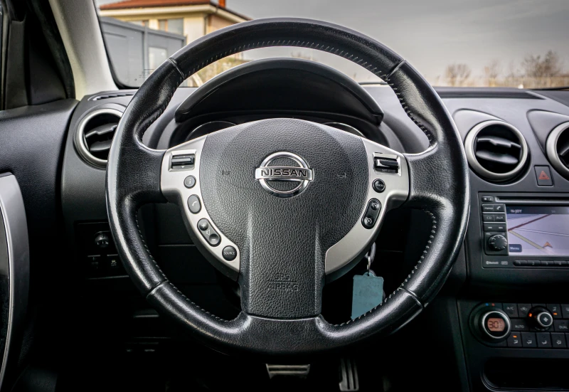 Nissan Qashqai 2.0i 4x4 AUTOMATIC С ГАРАНЦИЯ!, снимка 8 - Автомобили и джипове - 52442925