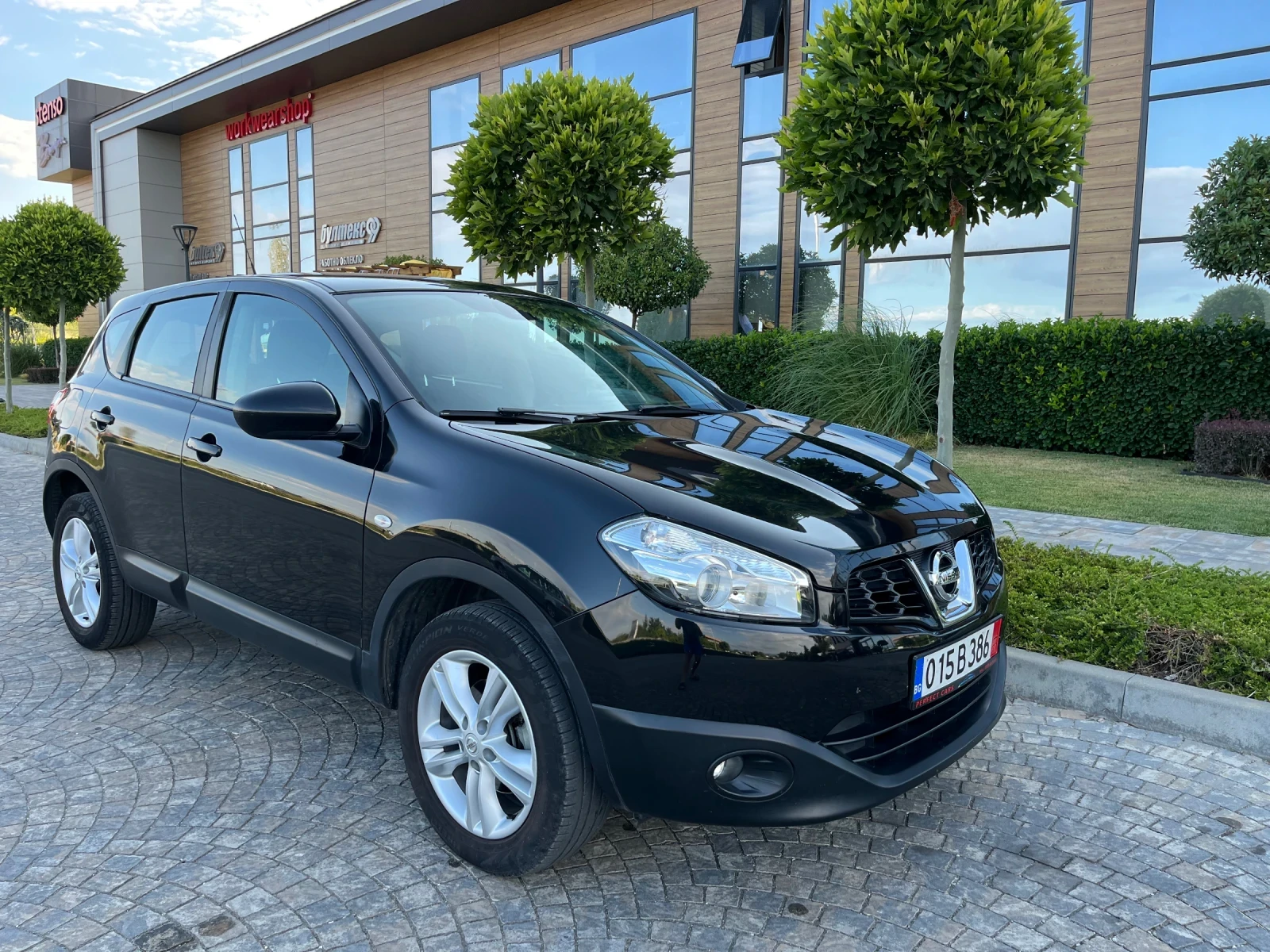 Nissan Qashqai 1.6i 117к.с. Нави/Камера/ Перфектен - изображение 9