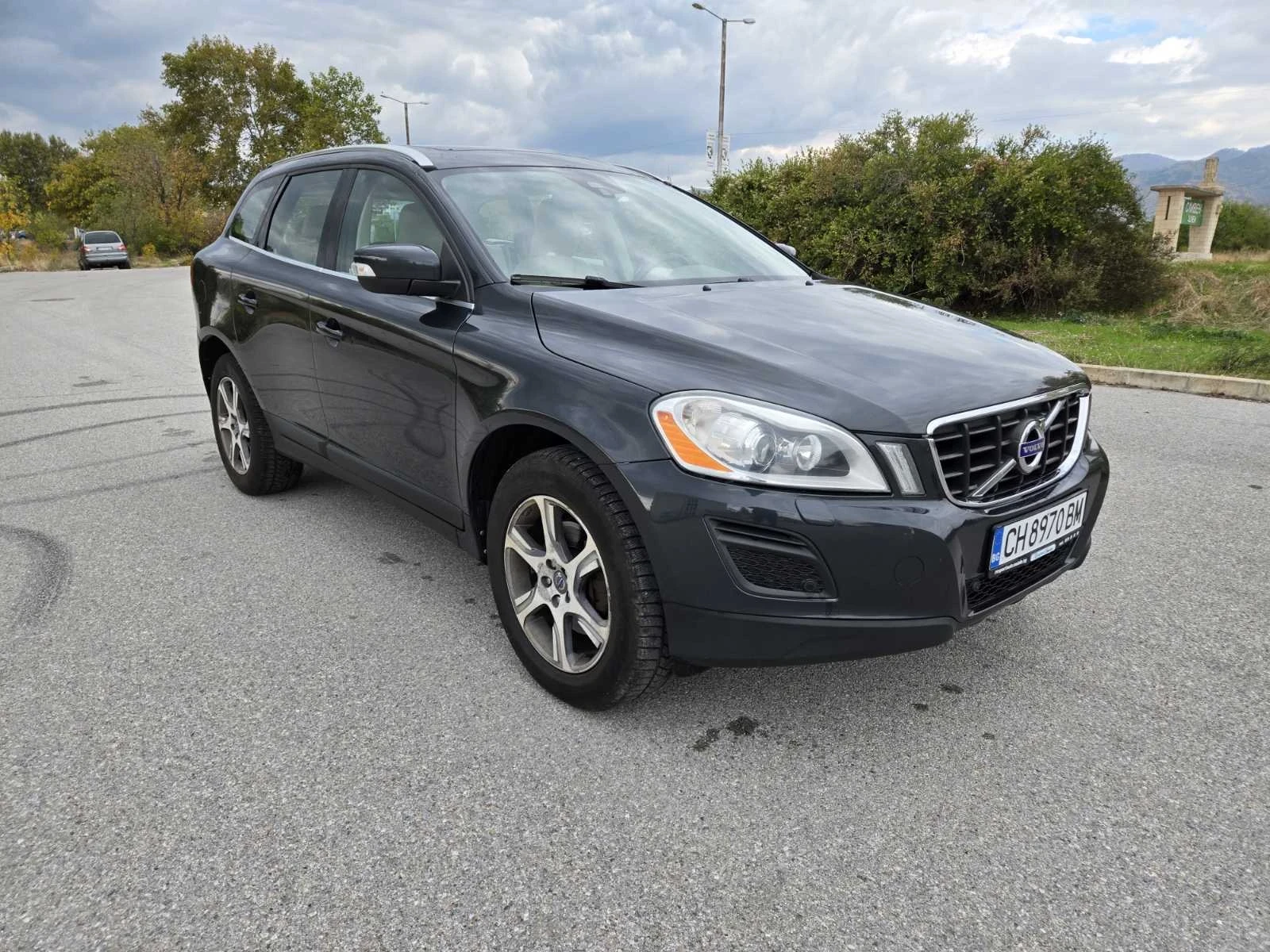 Volvo XC60 2.0 D3 Високо ниво на оборудване | Mobile.bg — изображение 2