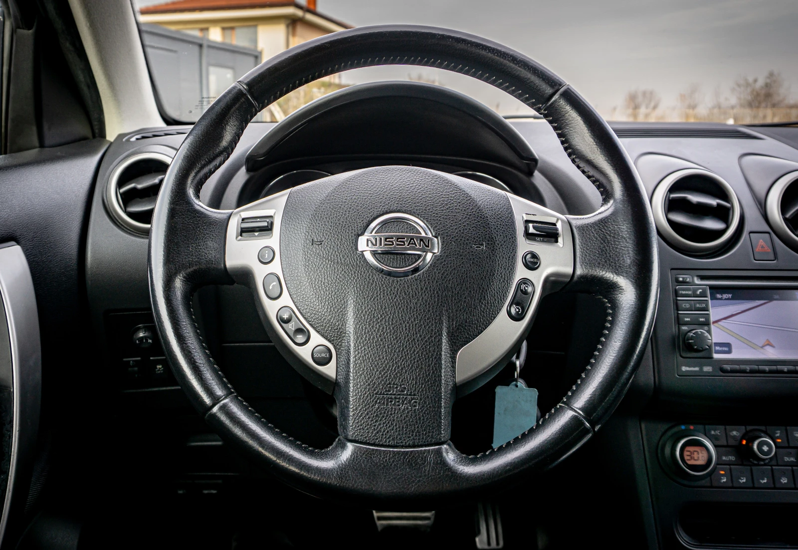 Nissan Qashqai 2.0i 4x4 AUTOMATIC С ГАРАНЦИЯ! - изображение 9