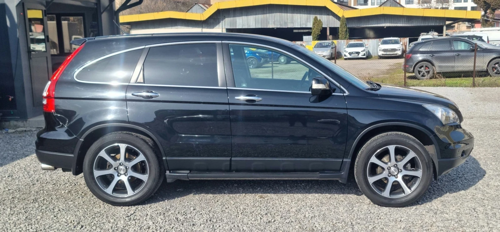 Honda Cr-v 2.0 i-VTEC 4x4  Пълна сервизна история от Хонда! , снимка 4 - Автомобили и джипове - 53705296