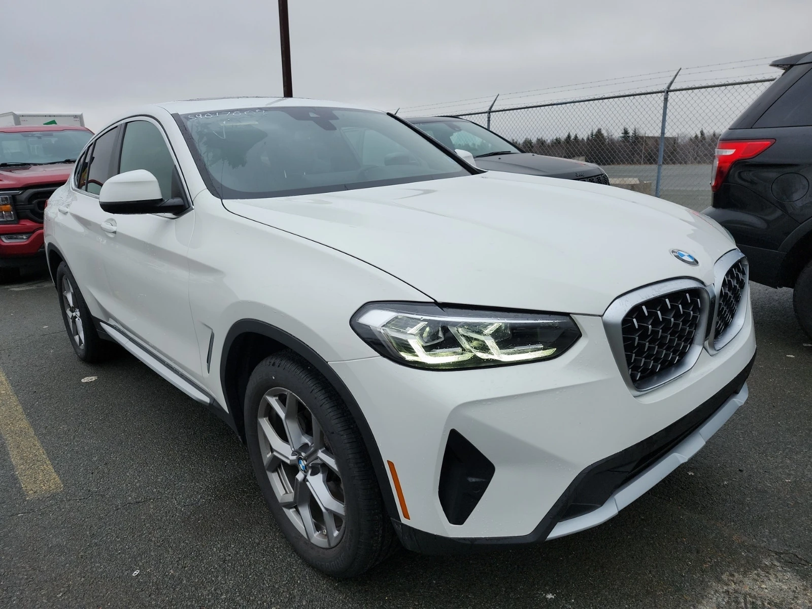 BMW X4 * * CARFAX * * АВТО КРЕДИТ * * , снимка 2 - Автомобили и джипове - 54070397