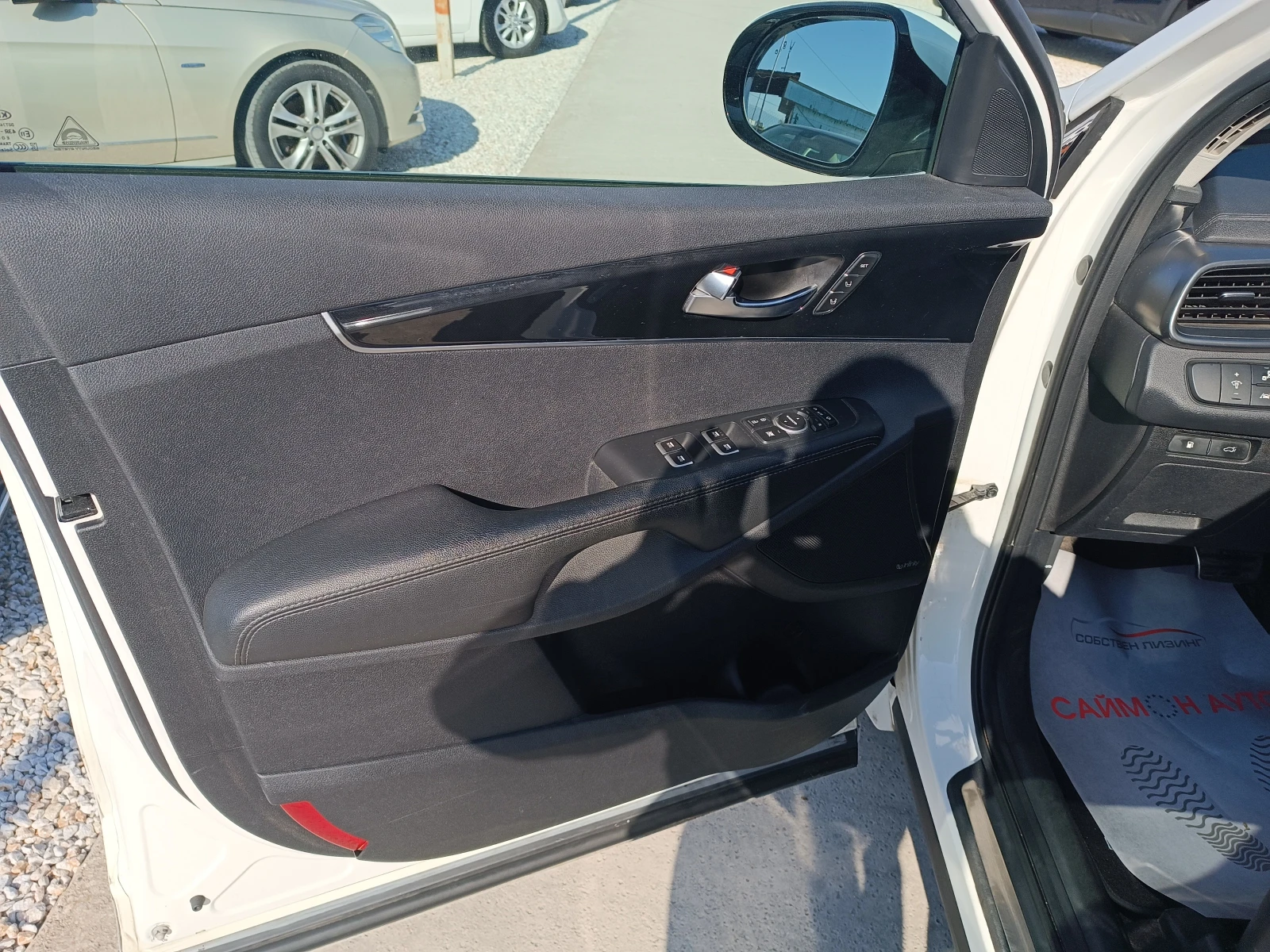 Kia Sorento 2.2 crdi 4WD, снимка 14 - Автомобили и джипове - 54446824