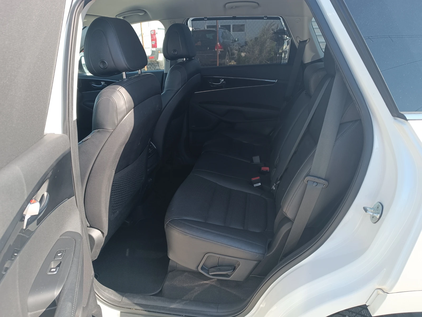 Kia Sorento 2.2 crdi 4WD, снимка 11 - Автомобили и джипове - 54446824