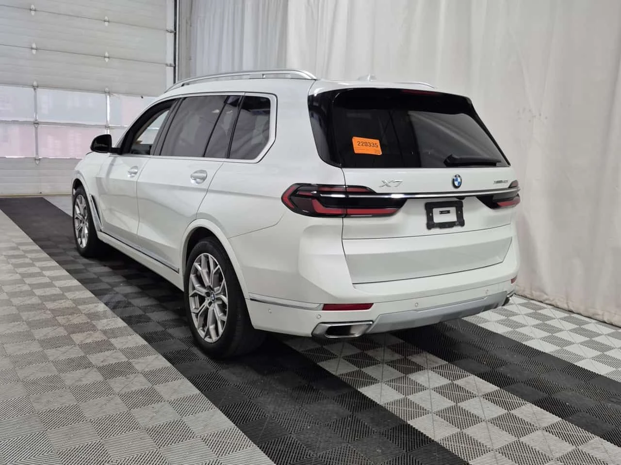 BMW X7 XDRIVE40I| SKY LOUNGE| HUD| 360| AMB| 7 MEСТА, снимка 4 - Автомобили и джипове - 54452876