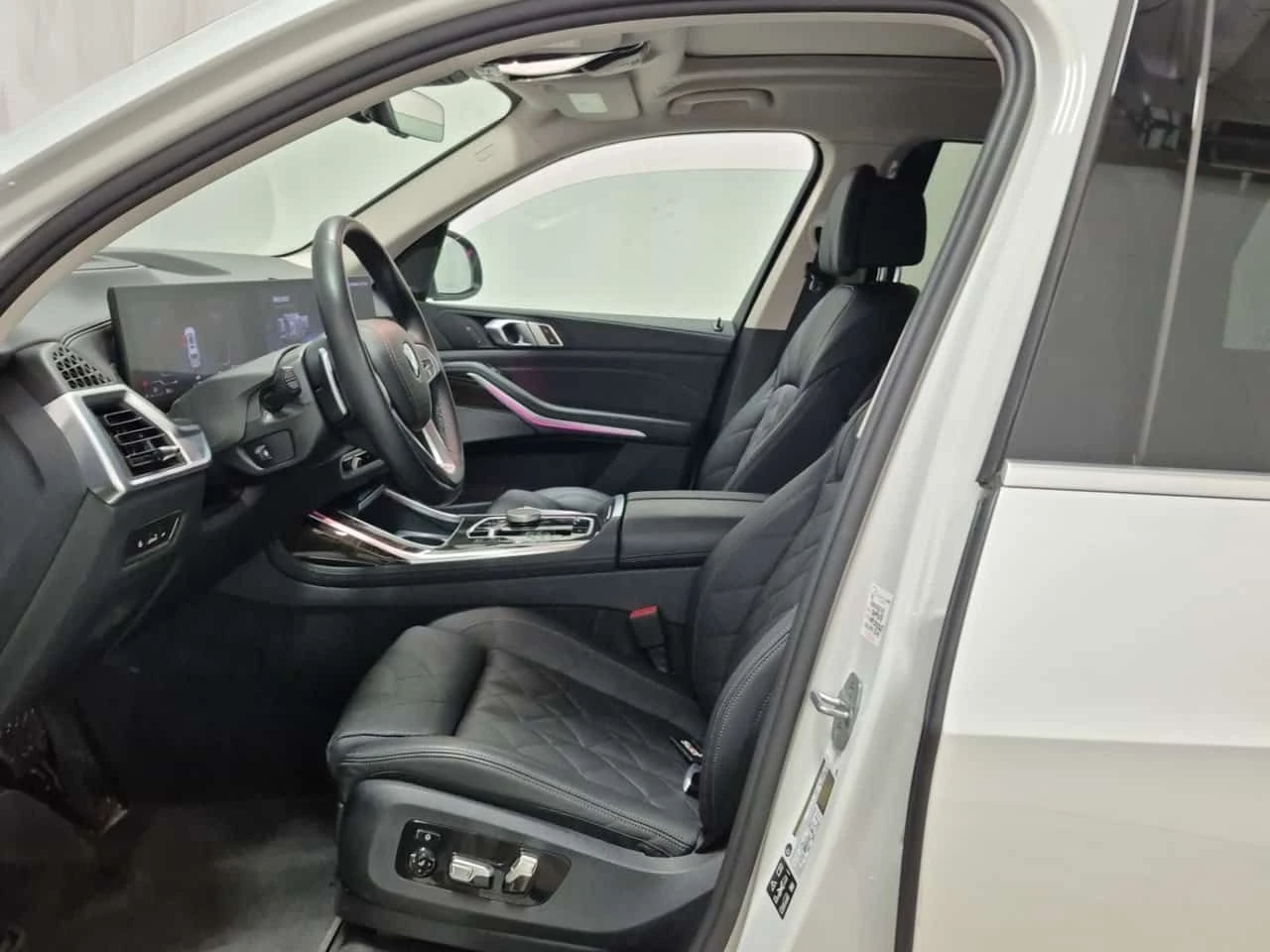 BMW X7 XDRIVE40I| SKY LOUNGE| HUD| 360| AMB| 7 MEСТА, снимка 9 - Автомобили и джипове - 54452876