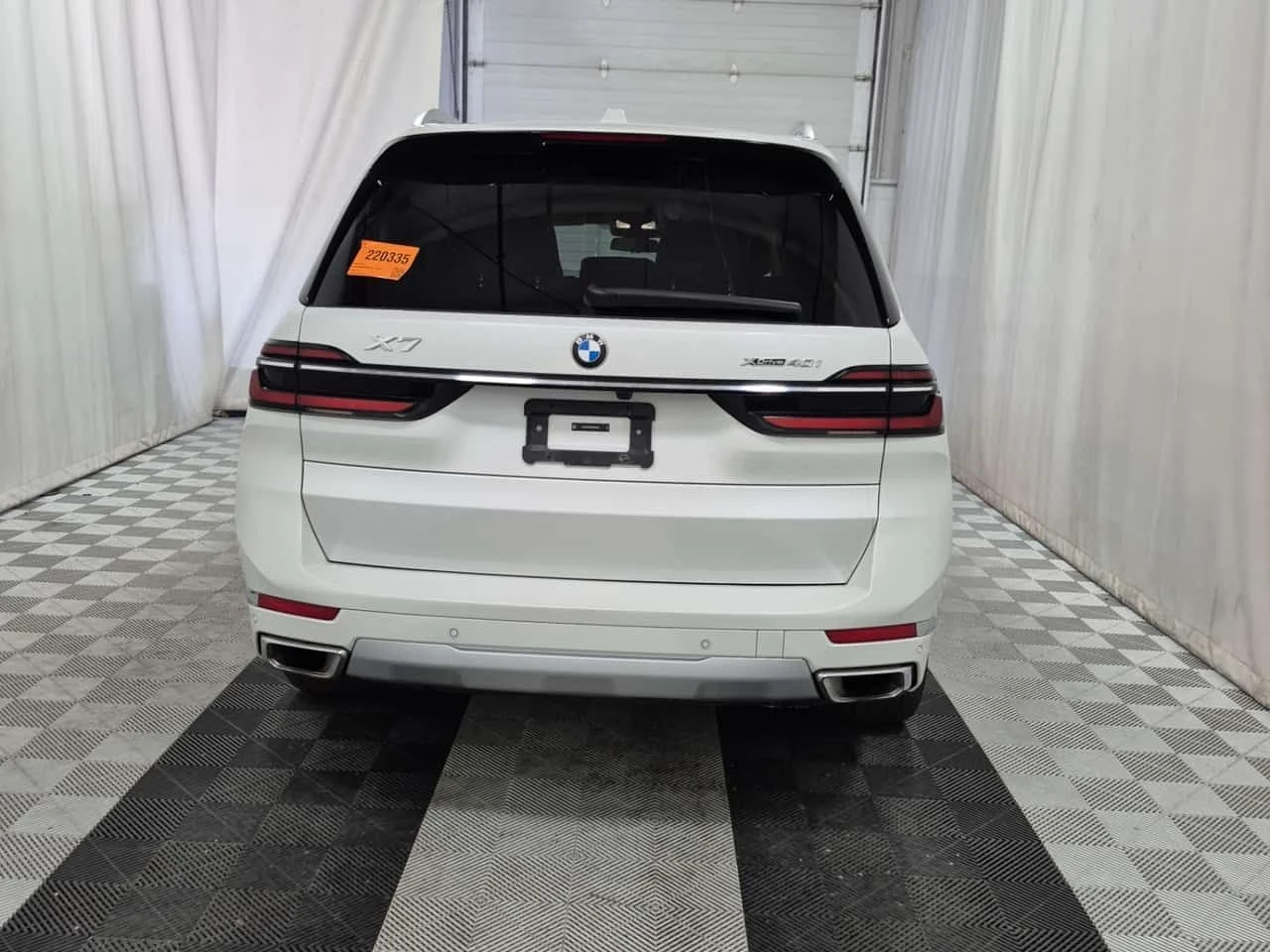 BMW X7 XDRIVE40I| SKY LOUNGE| HUD| 360| AMB| 7 MEСТА, снимка 5 - Автомобили и джипове - 54452876