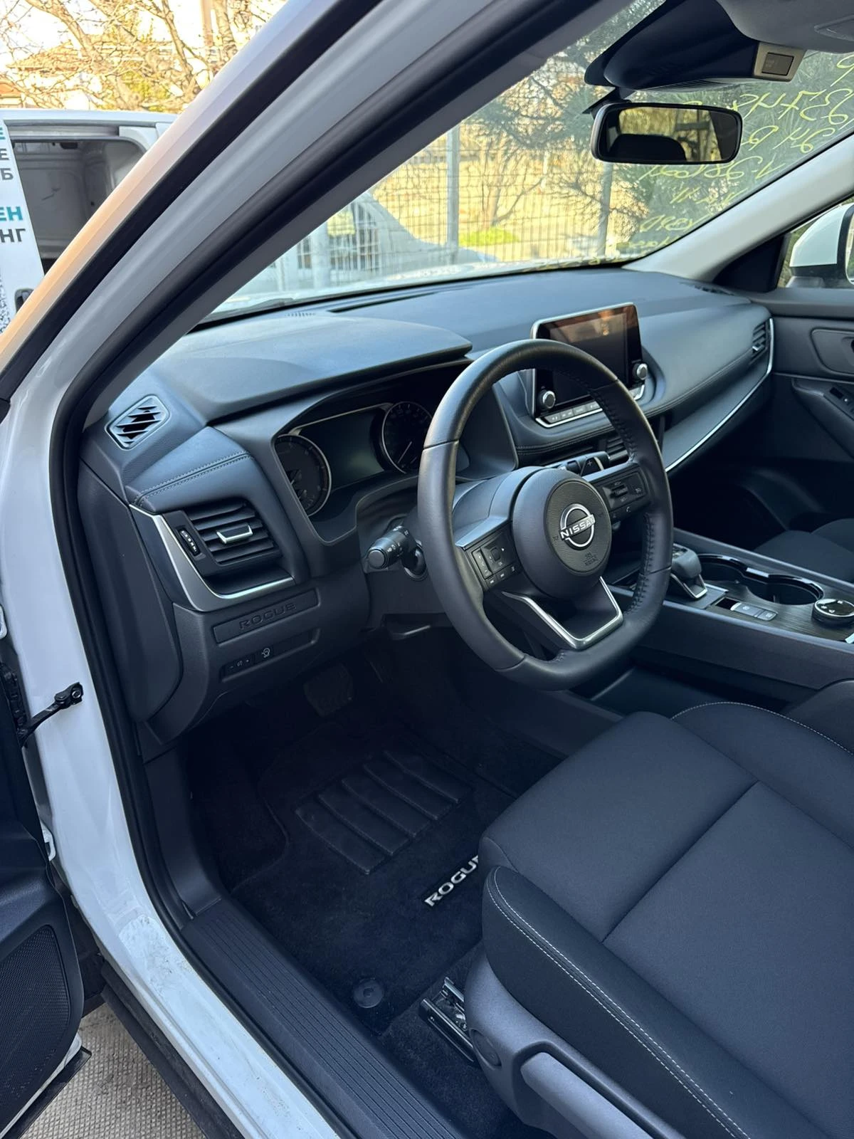 Nissan Rogue, снимка 15 - Автомобили и джипове - 56011096
