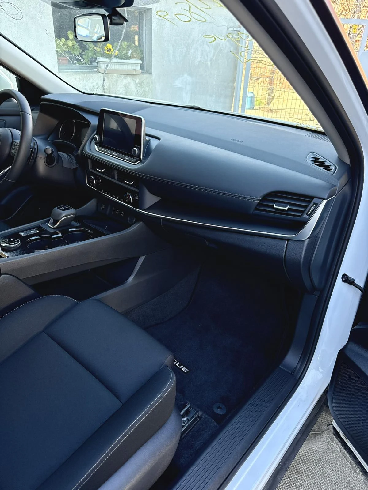 Nissan Rogue, снимка 12 - Автомобили и джипове - 56011096