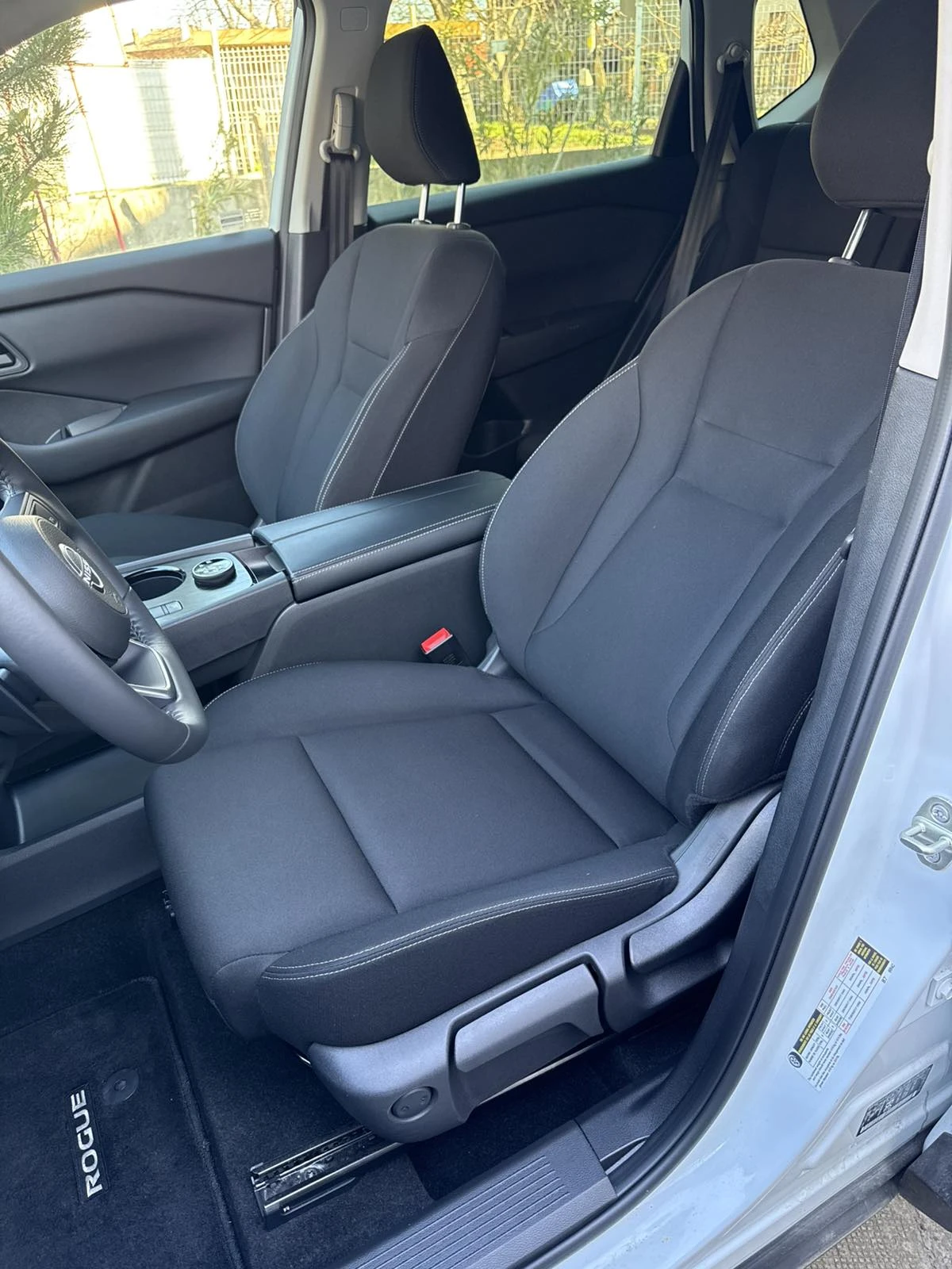 Nissan Rogue, снимка 16 - Автомобили и джипове - 56011096