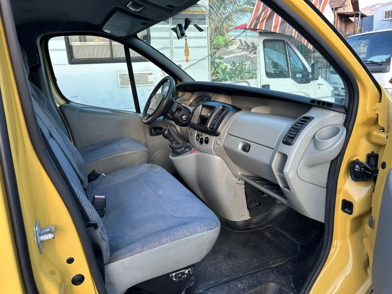 Renault Trafic, снимка 11 - Бусове и автобуси - 48915767