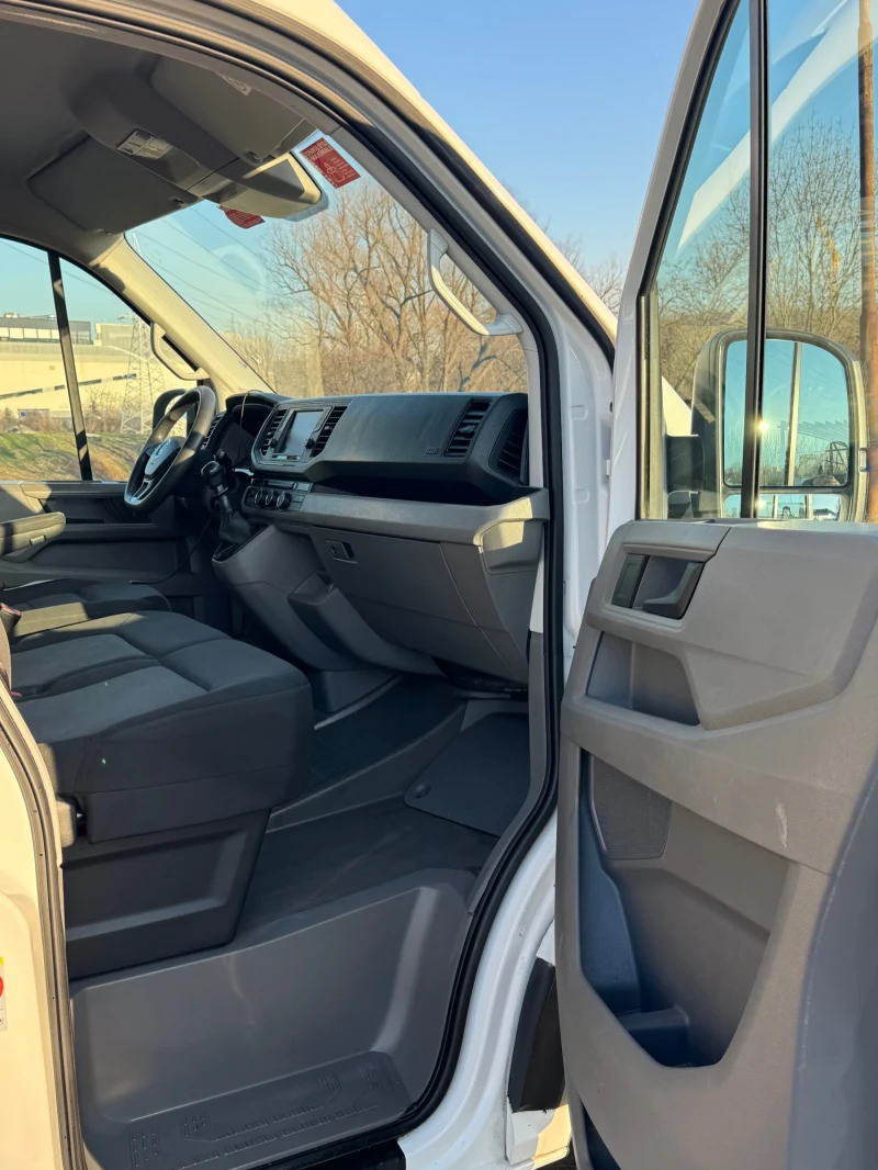 VW Crafter 2.0 TDI 140hp, снимка 9 - Бусове и автобуси - 52860513