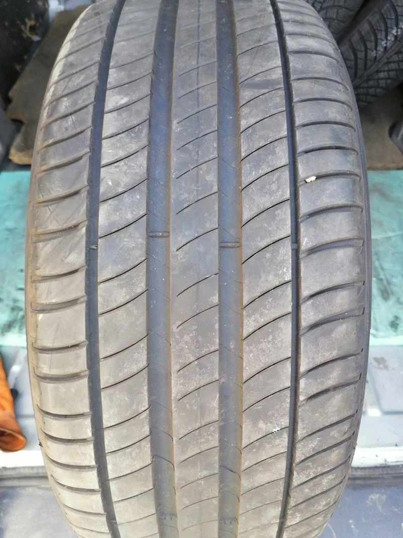 Гуми Летни 245/45R18, снимка 1 - Гуми и джанти - 29598037