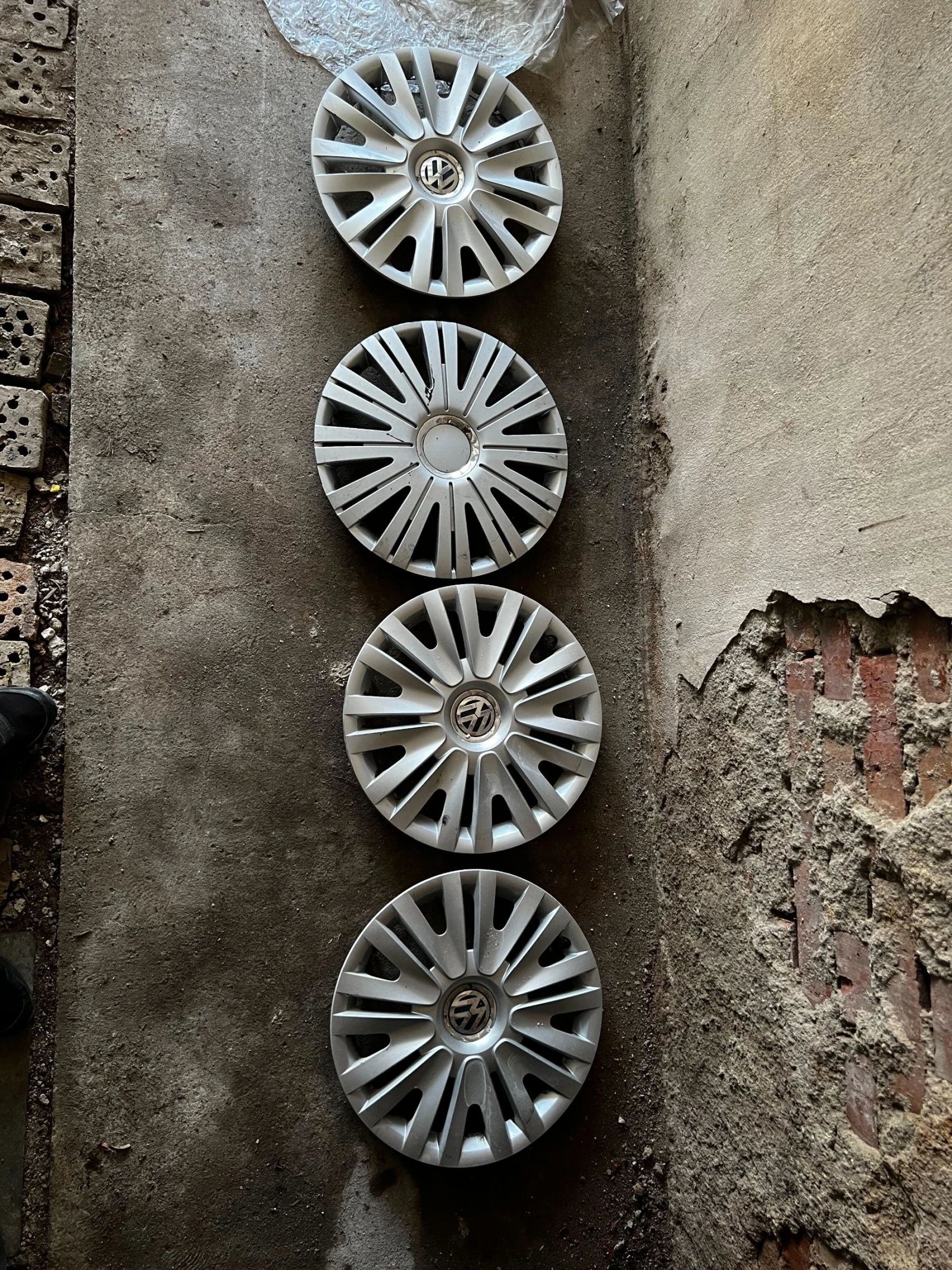 Гуми с джанти Vredestein 195/65R15, снимка 3 - Гуми и джанти - 55101591