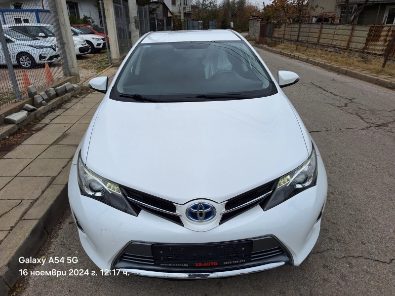 Toyota Auris 1.8 HYBRID EURO 5B, снимка 2 - Автомобили и джипове - 47989184