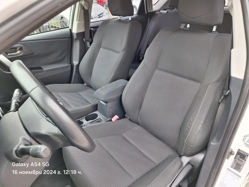 Toyota Auris 1.8 HYBRID EURO 5B, снимка 11 - Автомобили и джипове - 47989184