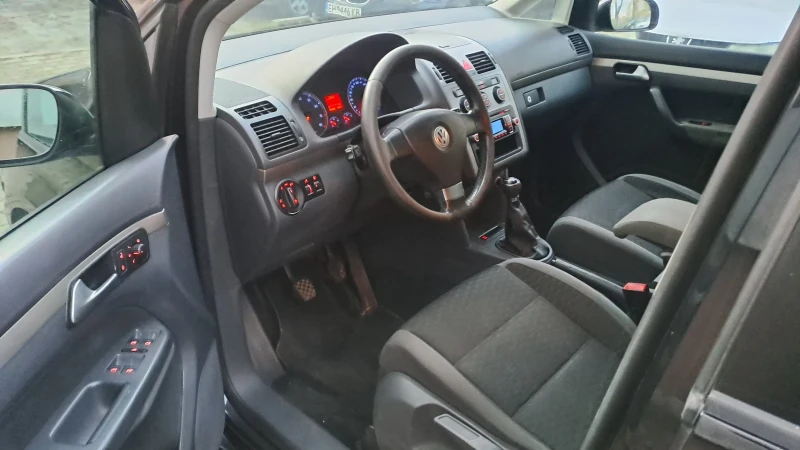 VW Touran 2.0 109к.с. CNG/ 2009г., снимка 8 - Автомобили и джипове - 48758527