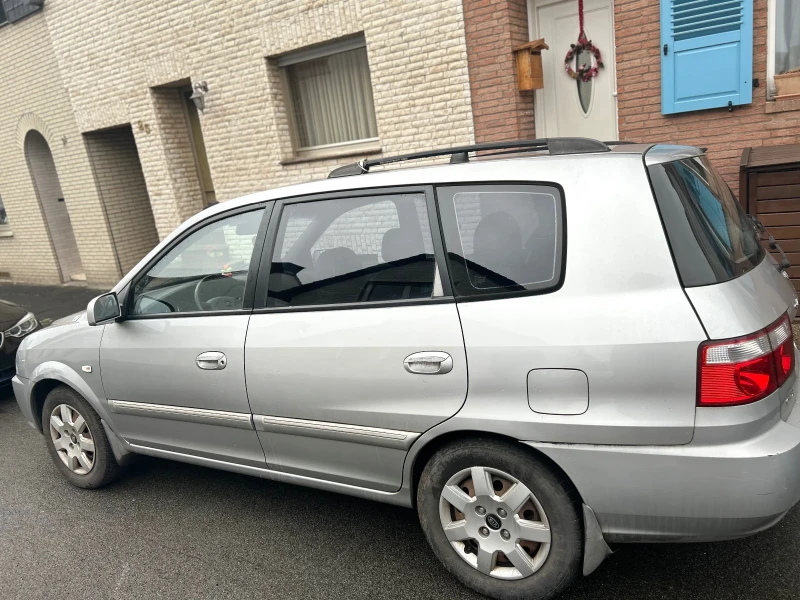 Kia Carens, снимка 2 - Автомобили и джипове - 49057406