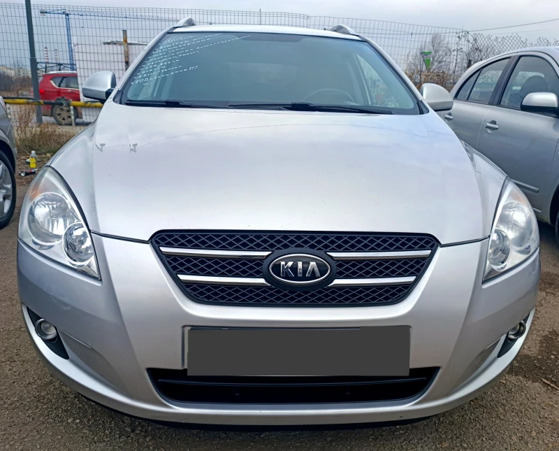 Kia Ceed 1.6i/LIMITED , снимка 2 - Автомобили и джипове - 49242163