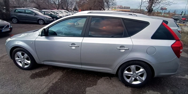 Kia Ceed 1.6i/LIMITED , снимка 6 - Автомобили и джипове - 49242163