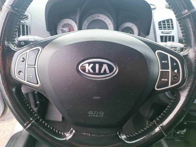 Kia Ceed 1.6i/LIMITED , снимка 11 - Автомобили и джипове - 49242163