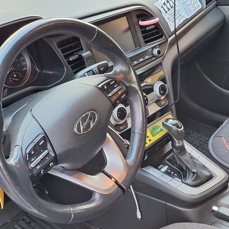 Hyundai Elantra, снимка 7 - Автомобили и джипове - 52330503