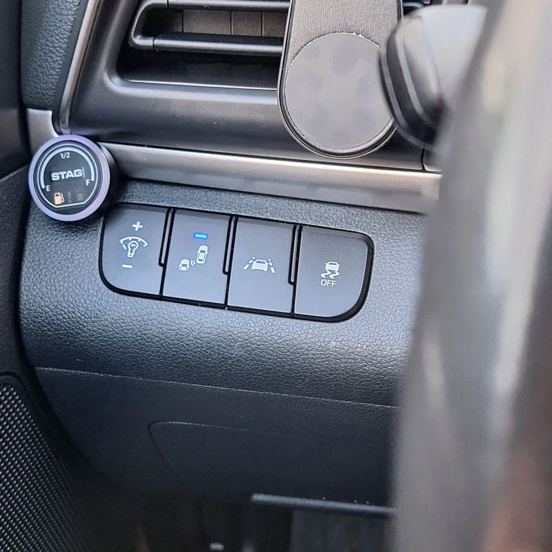 Hyundai Elantra, снимка 9 - Автомобили и джипове - 52330503