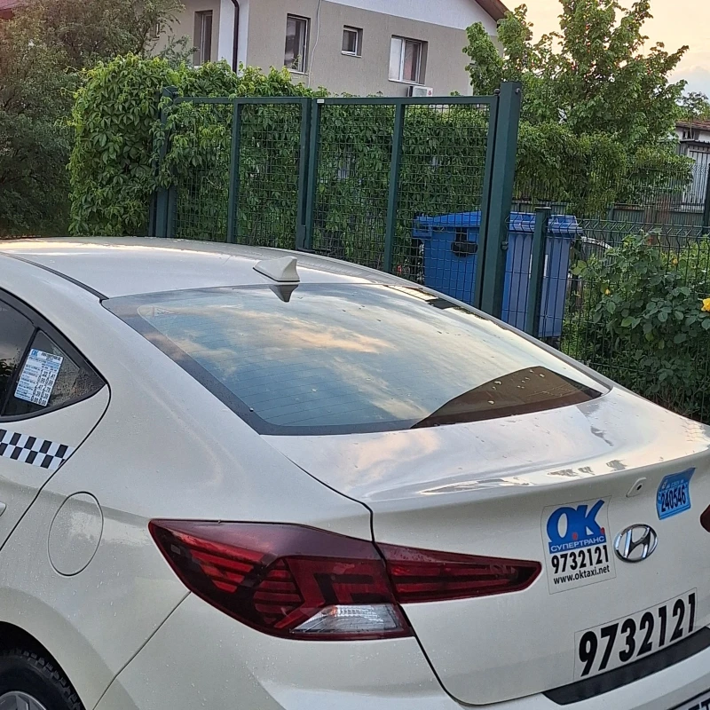 Hyundai Elantra, снимка 3 - Автомобили и джипове - 52330503