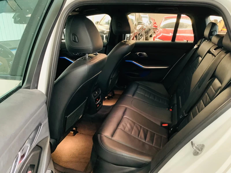 BMW 320 d/ADVANTAGE/190HP/HEAD-UP/AMBI/CARPLAY/ACC/771f, снимка 8 - Автомобили и джипове - 51767500