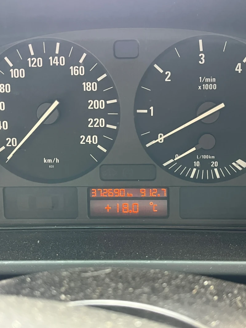 BMW 525 TDS, снимка 4 - Автомобили и джипове - 51854917