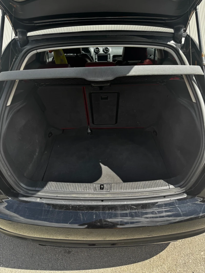 Audi A3 8PA 1.6 бензин, снимка 9 - Автомобили и джипове - 52861245