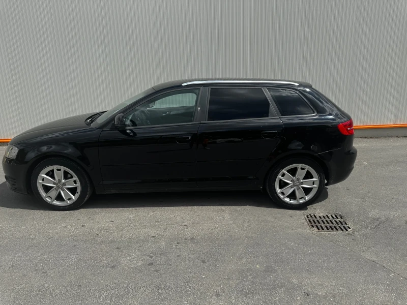 Audi A3 8PA 1.6 бензин, снимка 2 - Автомобили и джипове - 52861245