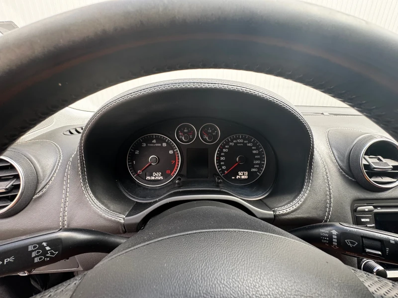 Audi A3 8PA 1.6 бензин, снимка 8 - Автомобили и джипове - 52861245