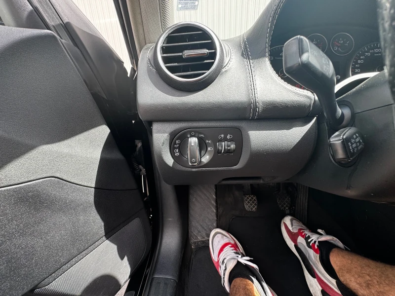 Audi A3 8PA 1.6 бензин, снимка 5 - Автомобили и джипове - 52861245