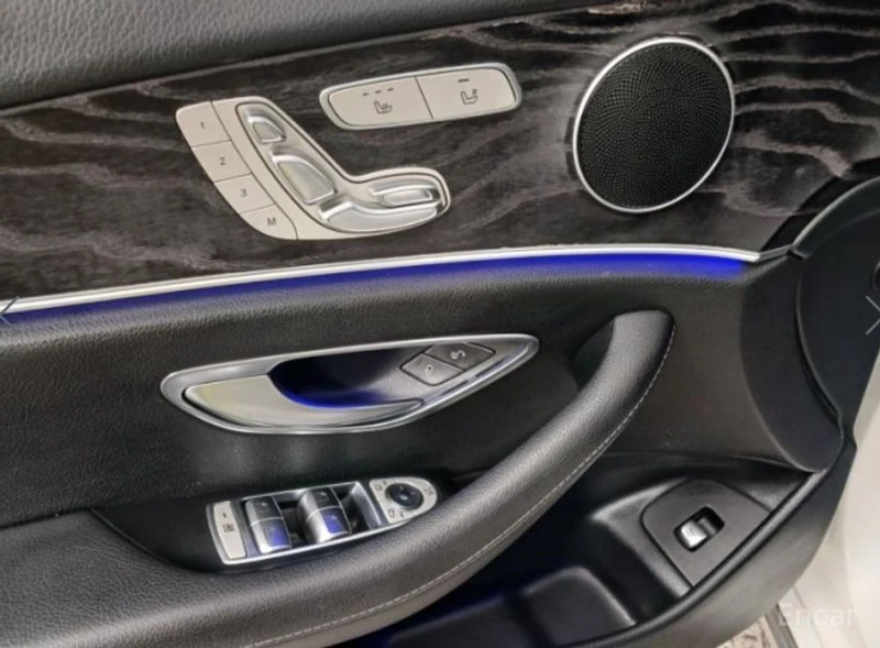 Mercedes-Benz E 220, снимка 9 - Автомобили и джипове - 52992298