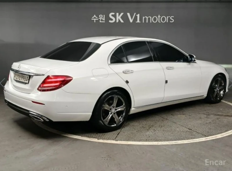 Mercedes-Benz E 220, снимка 4 - Автомобили и джипове - 52992298