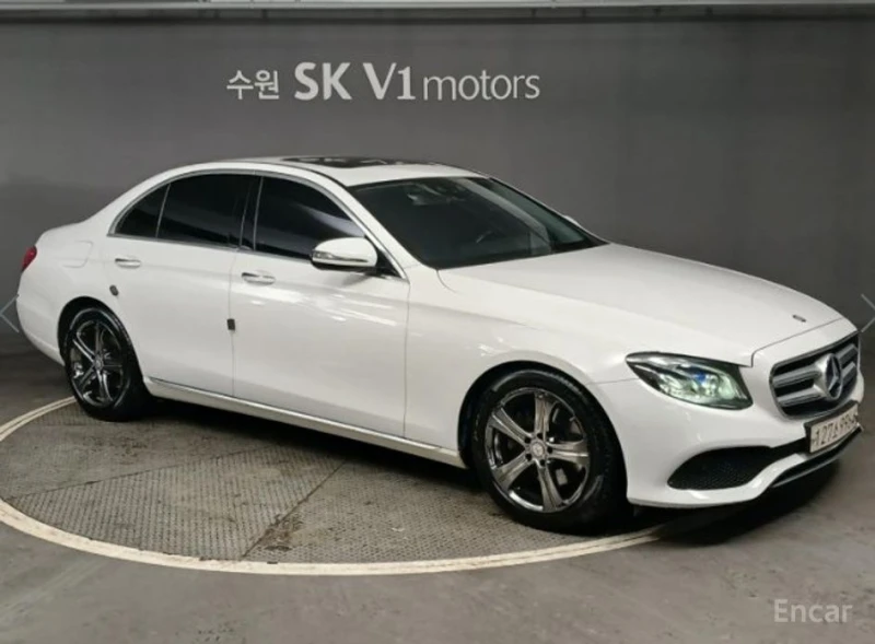 Mercedes-Benz E 220, снимка 5 - Автомобили и джипове - 52992298