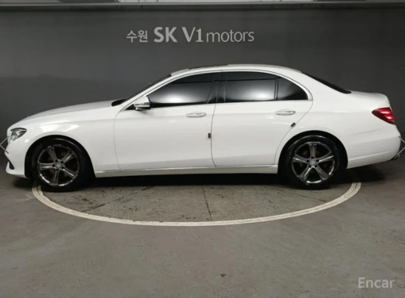 Mercedes-Benz E 220, снимка 3 - Автомобили и джипове - 52992298