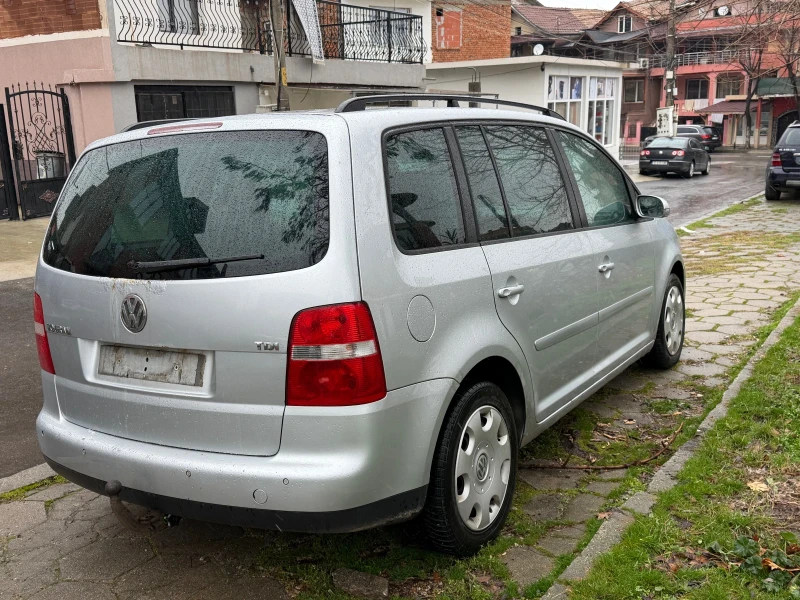 VW Touran, снимка 4 - Автомобили и джипове - 53064065