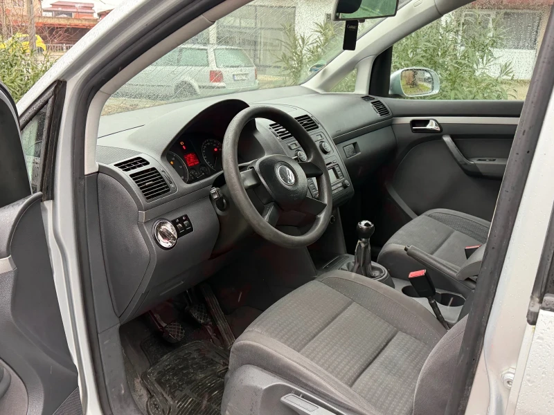 VW Touran, снимка 5 - Автомобили и джипове - 53064065