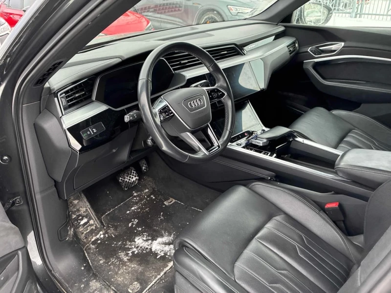 Audi E-Tron Technik  CARFAX, снимка 5 - Автомобили и джипове - 53361528