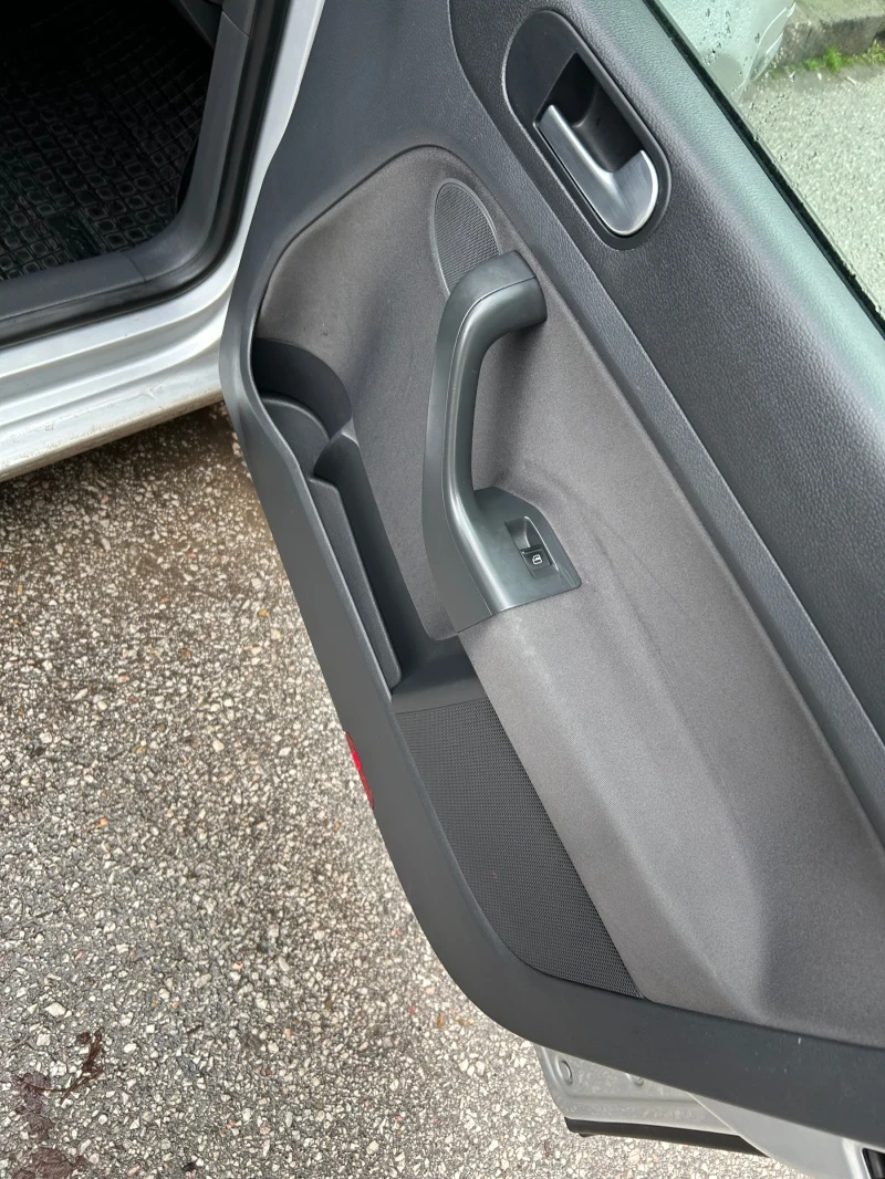 VW Golf Plus 1.9TDI, снимка 7 - Автомобили и джипове - 53403467